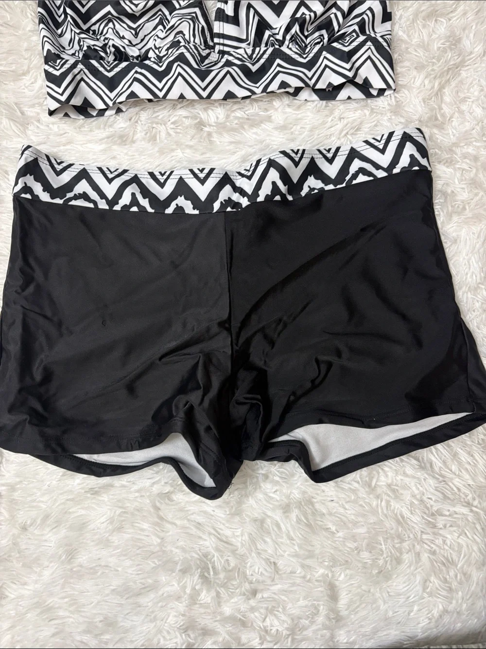 NEW Zando Black And White Halter Tie Swim Set With Boy Shorts Size XL